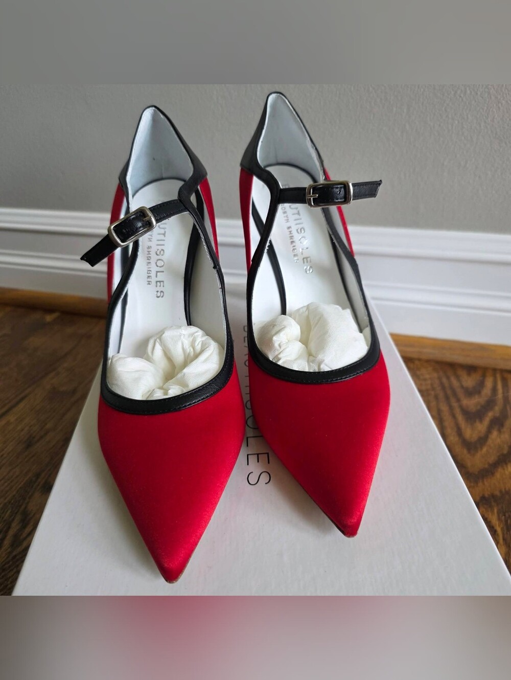 Beautiisoles Jenny Satin T-Strap Pumps Size 8M Red and Black - Picture 2 of 6
